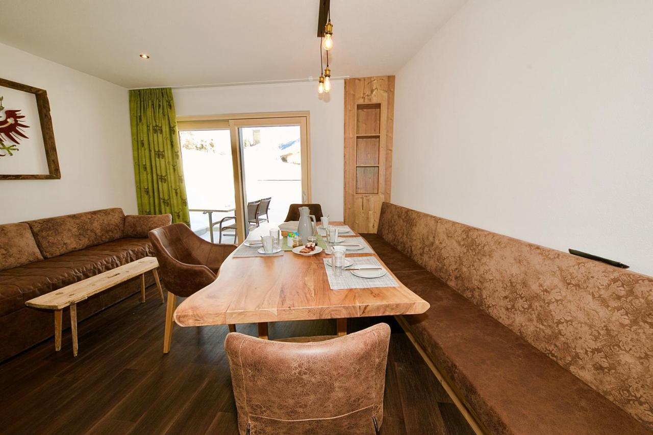 Haus Alpenblick Apartment Ladis Exterior photo